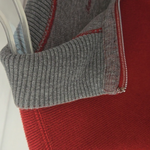 Tommy Bahama long sleeve sweater - Picture 4 of 10